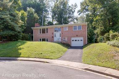 Main picture of 2806 S Fern St