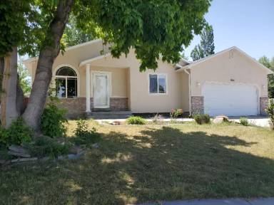 Main picture of 864 E 980 N