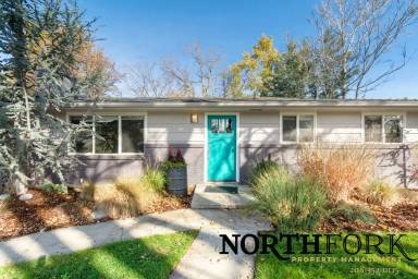 Main picture of 2426 N Redway Rd
