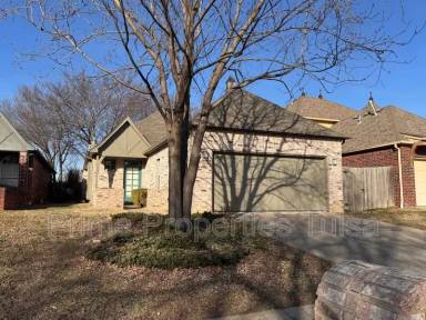 Main picture of 528 N Willow Pl
