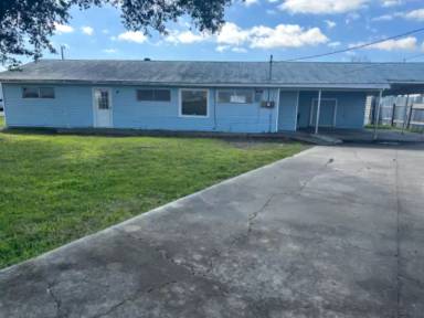Main picture of 1423 Airport Rd