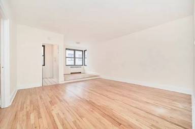 Main picture of 124 E 24th St
