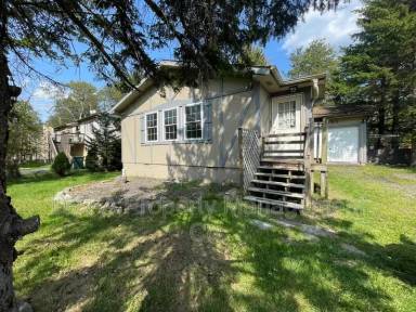 Main picture of 1400 Waterfront Dr
