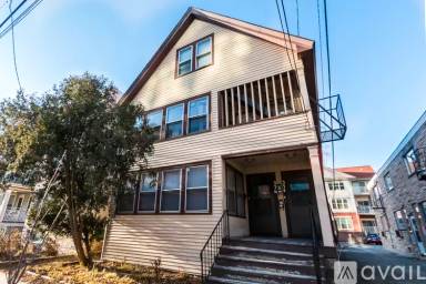 Main picture of 334 W Wilson St