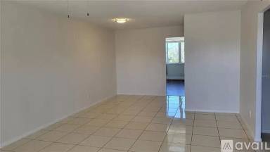 Main picture of 4915 Bay St NE