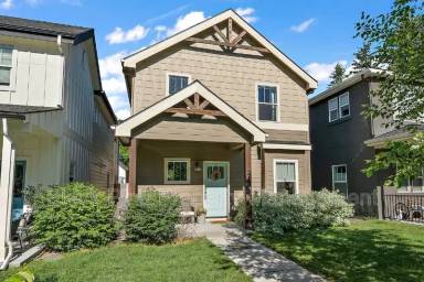 Main picture of 2103 N 30th St