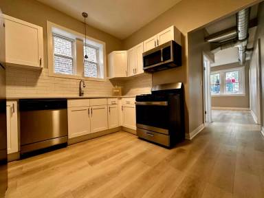 Main picture of 1824 W 22nd Pl