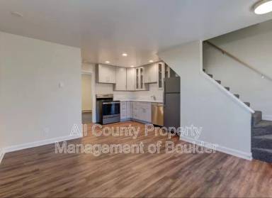 Main picture of 2211 Spruce St