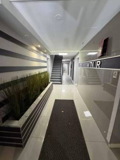 Main picture of 295 Hawthorne Ave