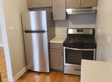 Main picture of 1706 W Lunt Ave