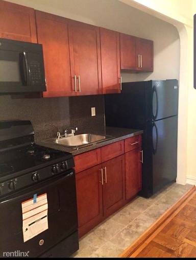 Main picture of 6421 Booth St