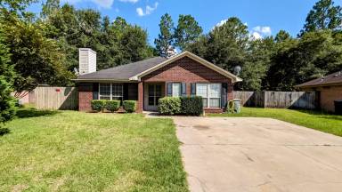 Main picture of 215 Preakness Dr