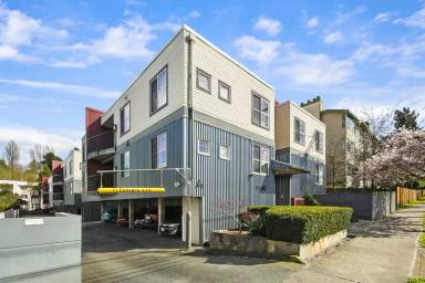 Main picture of 9520 1st Ave NE