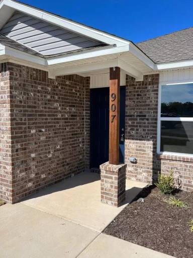 Main picture of 907 W Tanner Dr