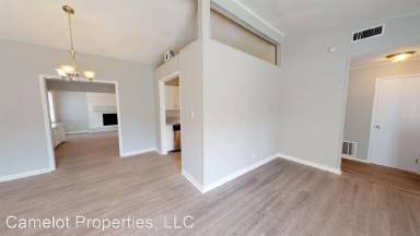Main picture of 4445 Woodcrest Dr