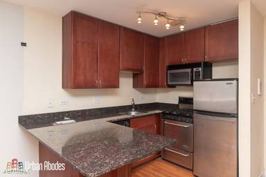 Main picture of 625 W Wrightwood Ave Apartments