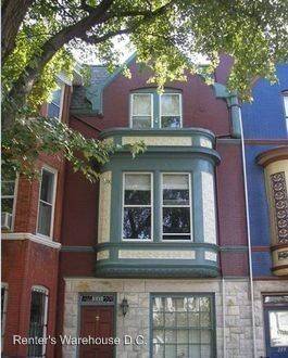 Main picture of 221 9th St NE