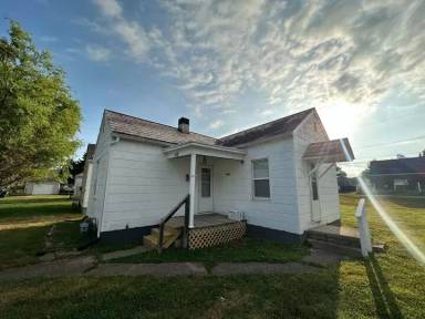 Main picture of 818 Grant Ave