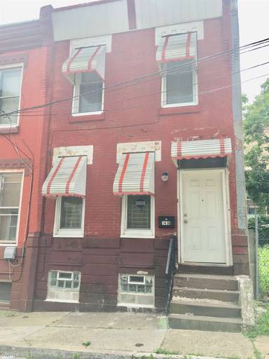 Main picture of 1418 W Rush St
