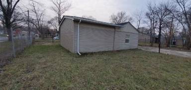 Main picture of 2900 Central Dr