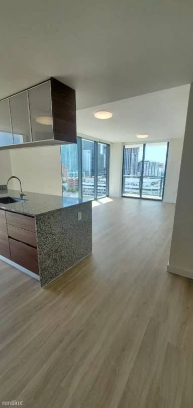 Main picture of 131 NE 22nd St