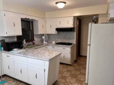 Main picture of 5757 N Richmond St