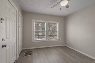 Main picture of 807 Sam Houston Ave