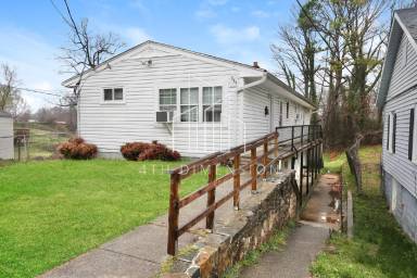 Main picture of 339 Dixie Broadway