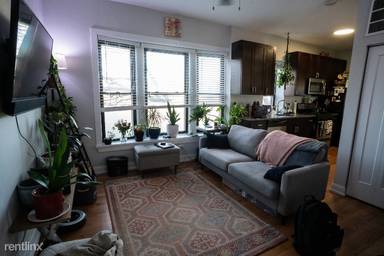 Main picture of 2558 W Superior St