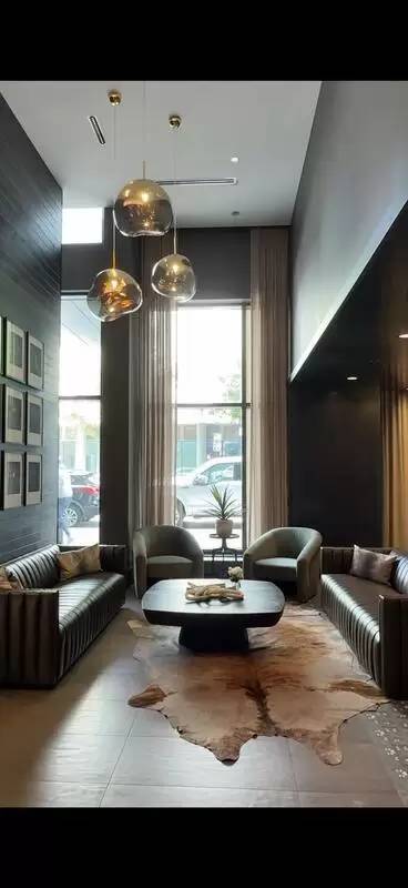 Main picture of 641 N Wells St