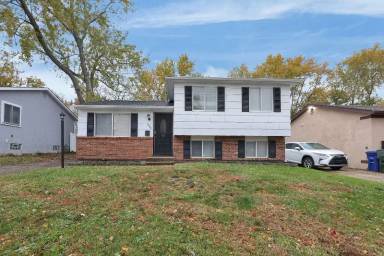 Main picture of 2464 Queenswood Dr
