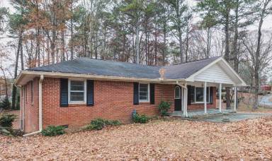 Main picture of 2213 Davis Rd