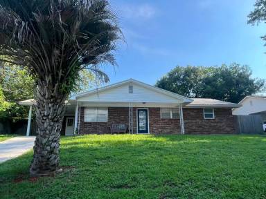 Main picture of 1155 SE Magnolia Loop