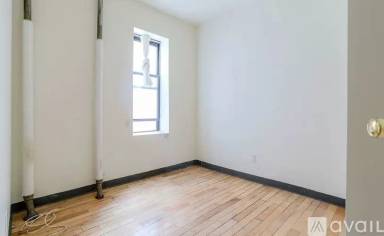Main picture of 5 E 14th St