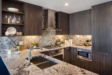 Main picture of 461 W Chicago Ave