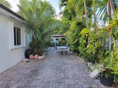 Main picture of 21920 Old Cutler Rd