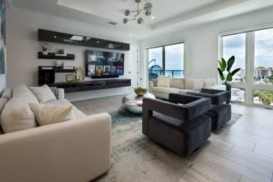 Main picture of 15 Avalon St