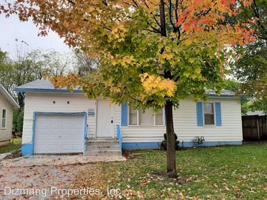 Main picture of 1221 N Warren Ave