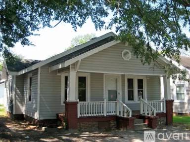 Main picture of 207 Penn Pl