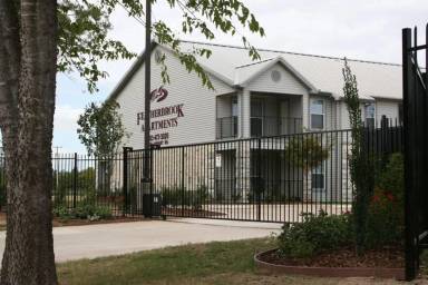 Main picture of 300 Airport Rd