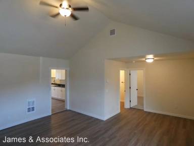 Main picture of 814 E 5th St