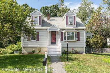 Main picture of 5 Leon St