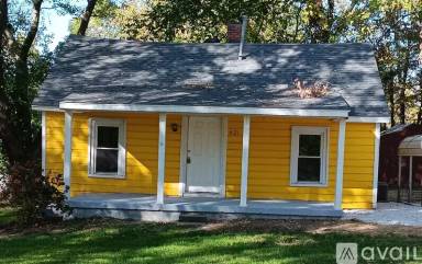 Main picture of 4121 S Hooper Ave