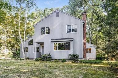 Main picture of 16 Echo Ln