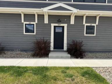 Main picture of 1624 St George Blvd