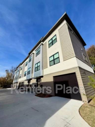 Main picture of 1140 S Quincy Ave