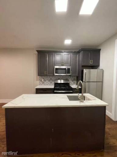 Main picture of 210 Grant Ave