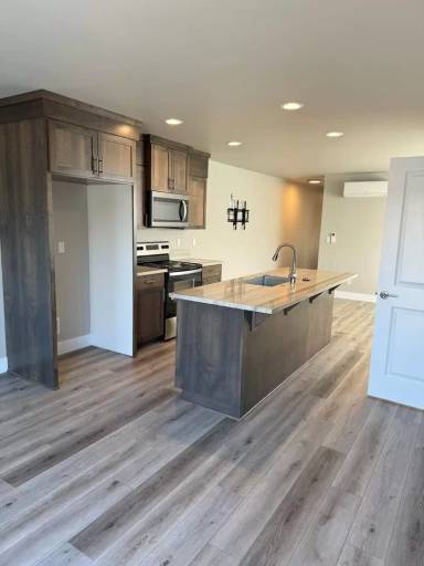 Main picture of 212 Currier Ave