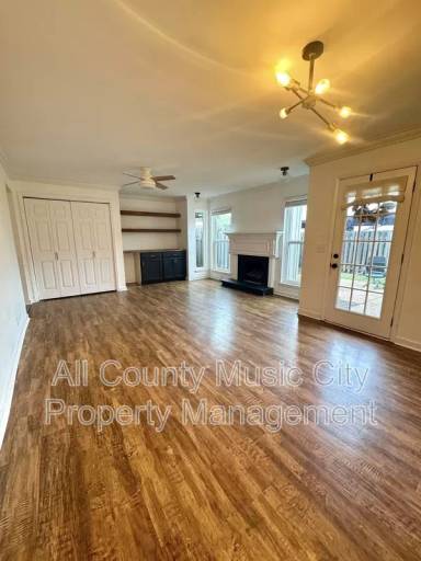 Main picture of 142 Saddle Tree Ct