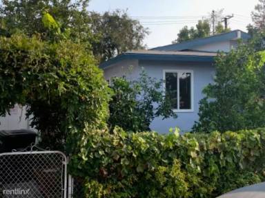 Main picture of 530 E Chalynn Cir